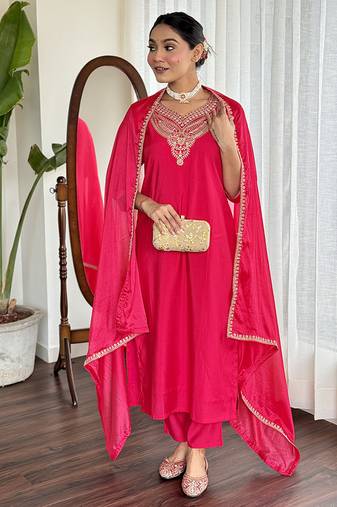 Chanderi embroidered kurta set in rani pink