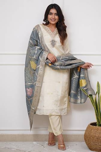 Off white chanderi embroidered kurta set