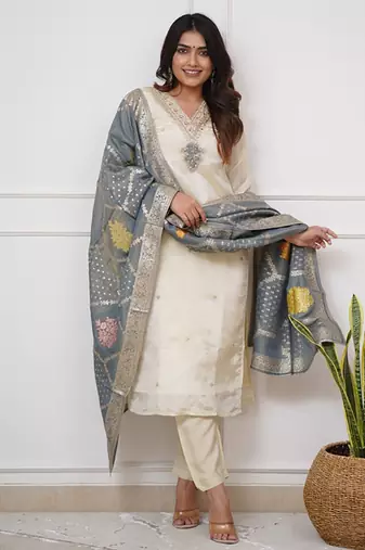 Off white chanderi embroidered kurta set