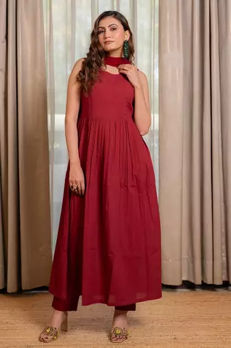 Maroon aari anarkali with pant and dupatta (set of 3)