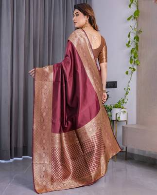 maroon silk blend banarasi saree with unstitched blouse piece 2