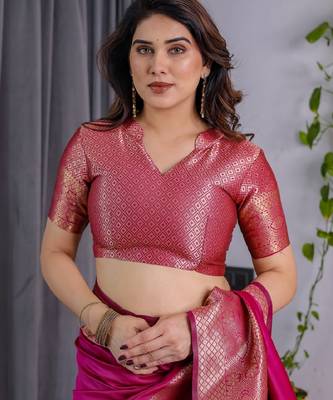 pink silk blend banarasi saree with unstitched blouse piece 4