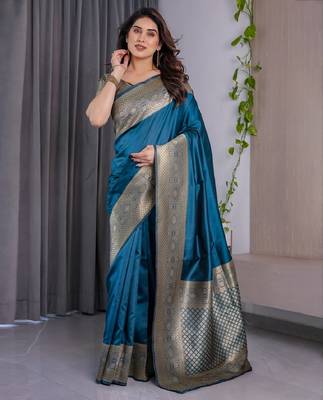 turquoise silk blend banarasi saree with unstitched blouse piece 2