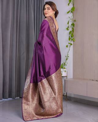 wine silk blend banarasi saree with unstitched blouse piece 4