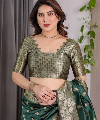 green green silk blend banarasi saree with unstitched blouse piece 4