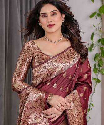 maroon silk blend banarasi saree with unstitched blouse piece 5