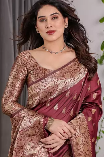 maroon silk blend banarasi saree with unstitched blouse piece