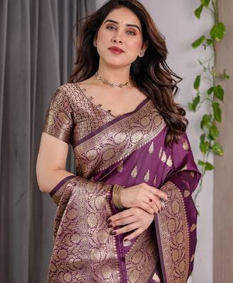 wine silk blend banarasi saree with unstitched blouse piece 5