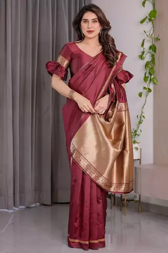 maroon silk blend banarasi saree with unstitched blouse piece