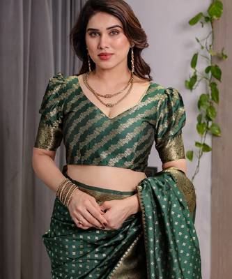 green silk blend banarasi saree with unstitched blouse piece 5