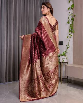 maroon silk blend banarasi saree with unstitched blouse piece 4