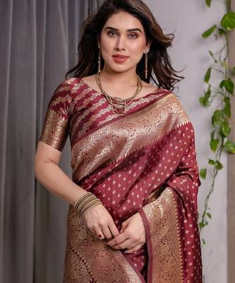 maroon silk blend banarasi saree with unstitched blouse piece 1
