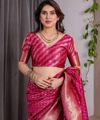 pink silk blend banarasi saree with unstitched blouse piece 4