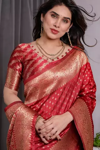 red silk blend banarasi saree with unstitched blouse piece