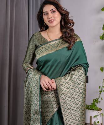 green silk blend banarasi saree with unstitched blouse piece 5
