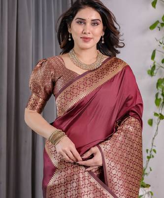maroon silk blend banarasi saree with unstitched blouse piece 5
