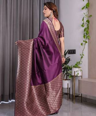 wine silk blend banarasi saree with unstitched blouse piece 4