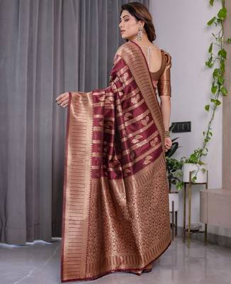 maroon silk blend banarasi saree with unstitched blouse piece 3