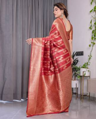 red silk blend banarasi saree with unstitched blouse piece 3