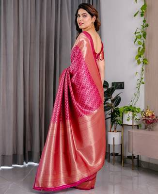 pink silk blend banarasi saree with unstitched blouse piece 3