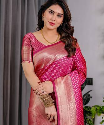 pink silk blend banarasi saree with unstitched blouse piece 5