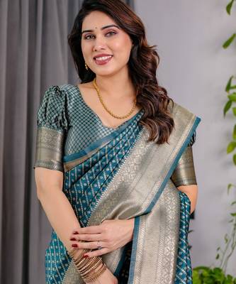 turquoise silk blend banarasi saree with unstitched blouse piece 5