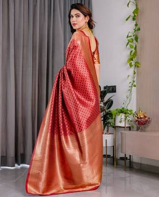 red silk blend banarasi saree with unstitched blouse piece 3
