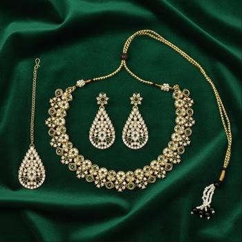 Gold plated traditional floral necklace set with earrings & maangtikka for women 2
