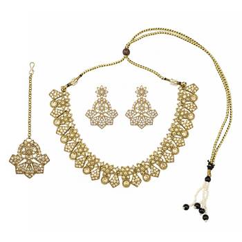 Gold plated traditional kundan-style necklace set with earrings & maangtikka 3