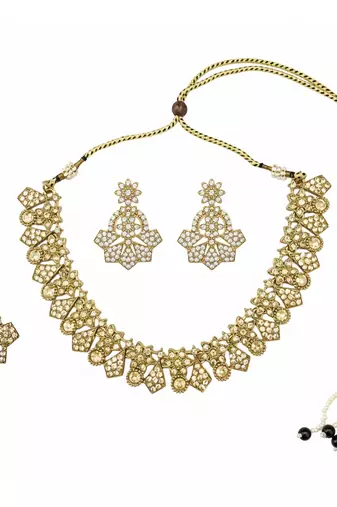 Gold plated traditional kundan-style necklace set with earrings & maangtikka