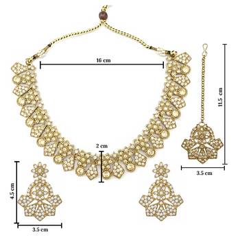 Gold plated traditional kundan-style necklace set with earrings & maangtikka 5