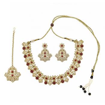 Gold plated traditional kundan-style necklace set with earrings & maangtikka 3