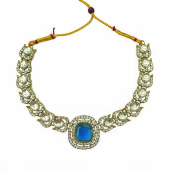 Gold plated traditional kundan-style necklace set with earrings & maangtikka 4