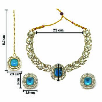 Gold plated traditional kundan-style necklace set with earrings & maangtikka 5