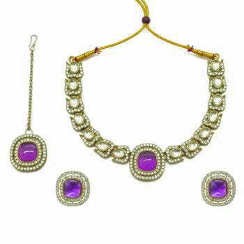 Gold plated traditional kundan-style necklace set with earrings & maangtikka 3