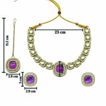 Gold plated traditional kundan-style necklace set with earrings & maangtikka 5