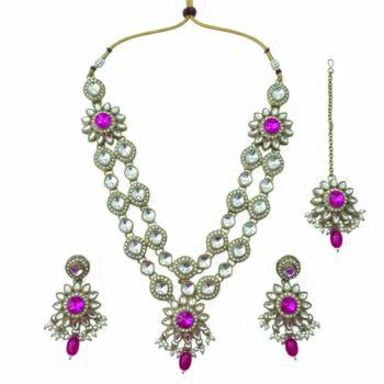 Gold plated traditional bridal kundan-style necklace set with earrings & maangtikka 3