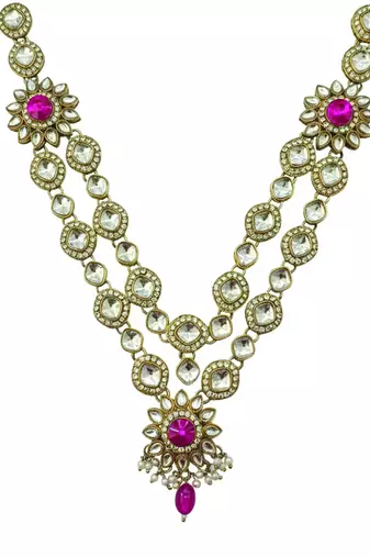 Gold plated traditional bridal kundan-style necklace set with earrings & maangtikka