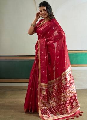 red silk blend weaving handloom festival wear saree 2
