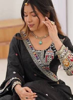 Black Coding Dori With Sequin Embroidery Silk blend Lehenga Choli 5