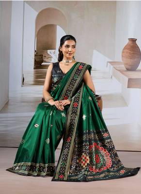 Green patola handloom weaving silk Blend saree 2