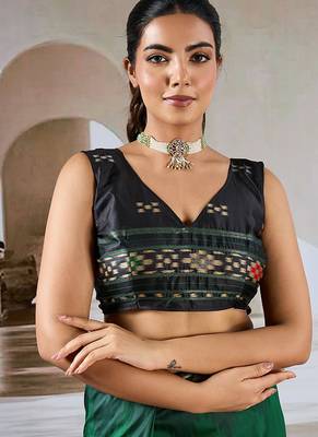 Green patola handloom weaving silk Blend saree 5