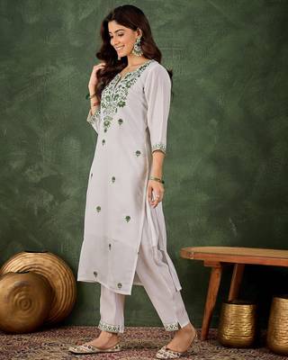 Green women kurta pant set 1