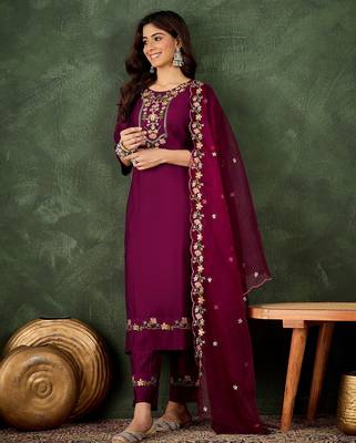 Purple women kurta pant dupatta set 1