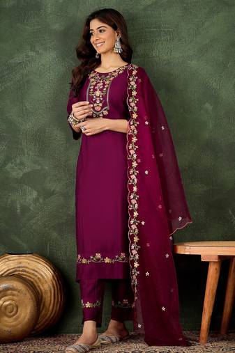 Purple women kurta pant dupatta set