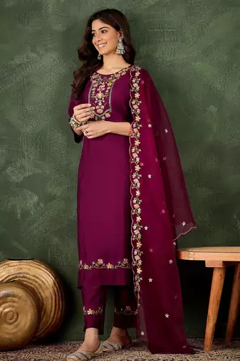 Purple women kurta pant dupatta set