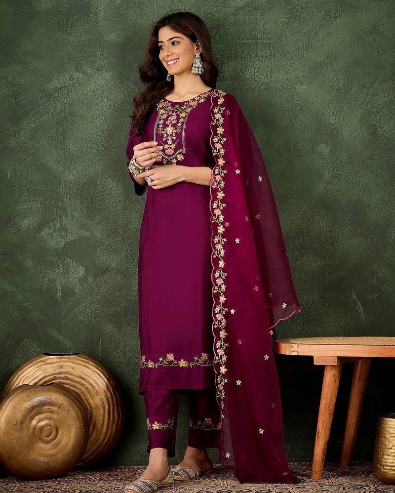 Purple women kurta pant dupatta set