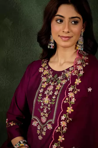 Purple women kurta pant dupatta set