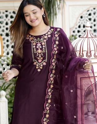 Purple women kurta pant dupatta set 3