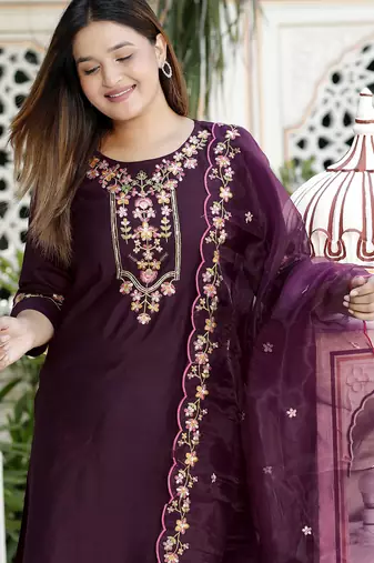 Purple women kurta pant dupatta set